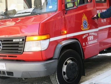Αυτοκίνητο κάηκε ολοσχερώς στη Θεσσαλονίκη